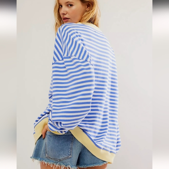 NWOT Free People Oversized Crewneck Sweatshirt In The Cobalt Combo - Picture 2 of 2